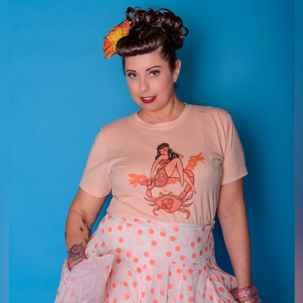 Aloha Moon Crab Unisex Tee in Peach